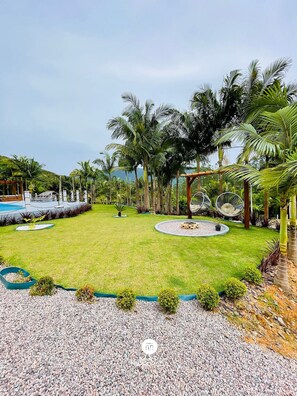 Honeymoon Cabin, Jetted Tub, Pool View | Property grounds - Sitio Moderno do Zizo - Angelina/sc (Angelina)