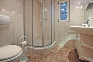House | Bathroom - Ferienhaus mit Schoenem Garten in Parchim (Parchim)