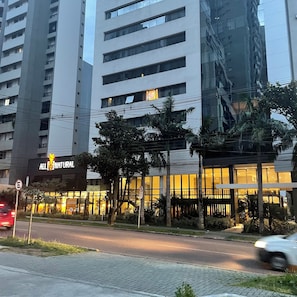 Exterior - THE ONE BATEL 1 - Premium Flat in the heart of Batel. A new standard of sophistication. (Curitiba)