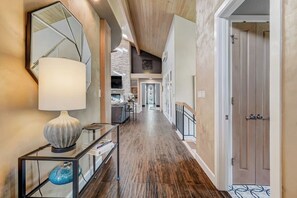 Interior - Contemporary Mtn 4 BDRM  + Hot Tub + Fire-pit Close to USAFA & 6 Wedding Venues (Monument)