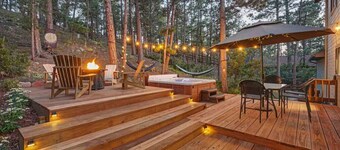 4 BDRM Spacious Mountain Retreat w/ Hot Tub, Firepit & Games