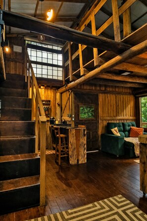 Interior - Treehouse: Unique Accommodation with Pool, Bathtub, and Restaurant (Pirabeiraba)