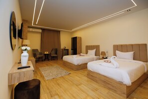 Deluxe Double Room | In-room safe, desk, laptop workspace, soundproofing - Mazaya Pyramids View Inn (Giza)