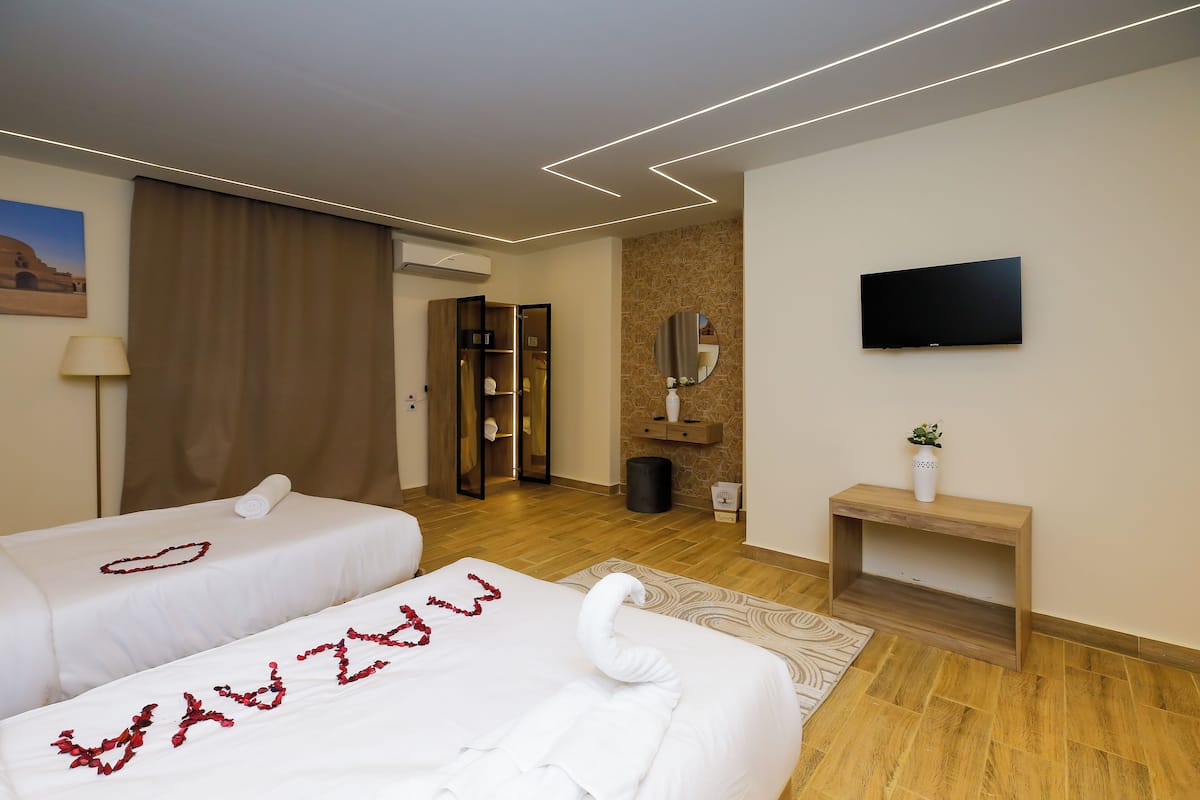 In-room safe, desk, laptop workspace, soundproofing