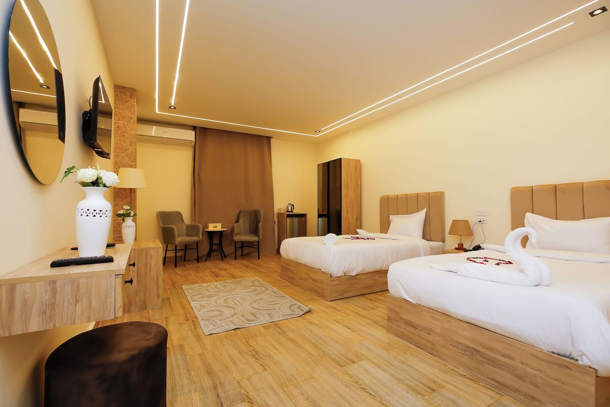 City Double or Twin Room | In-room safe, desk, laptop workspace, soundproofing