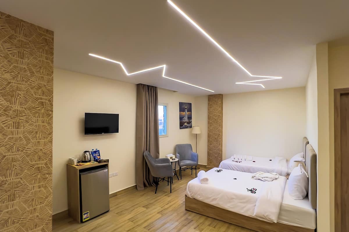 Deluxe Double Room, Balcony, Desert View | In-room safe, desk, laptop workspace, soundproofing