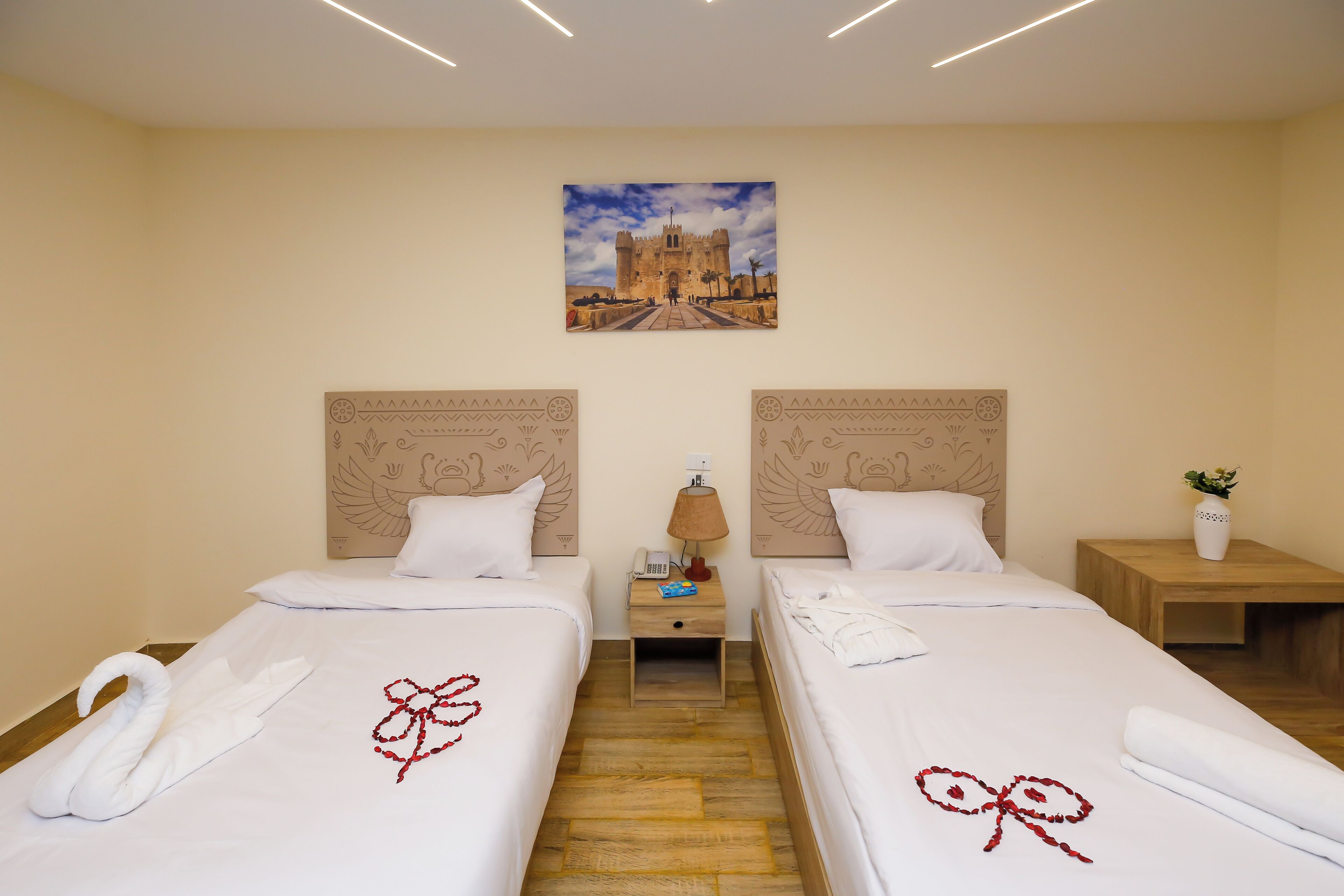 Deluxe Double Room, Mountain View | In-room safe, desk, laptop workspace, soundproofing