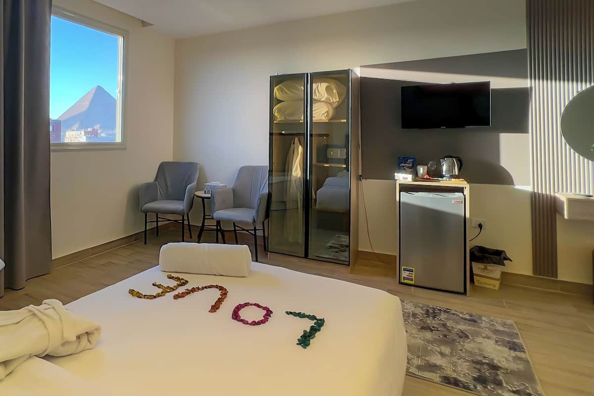 Deluxe Double Room, Hot Tub, Mountain View | In-room safe, desk, laptop workspace, soundproofing