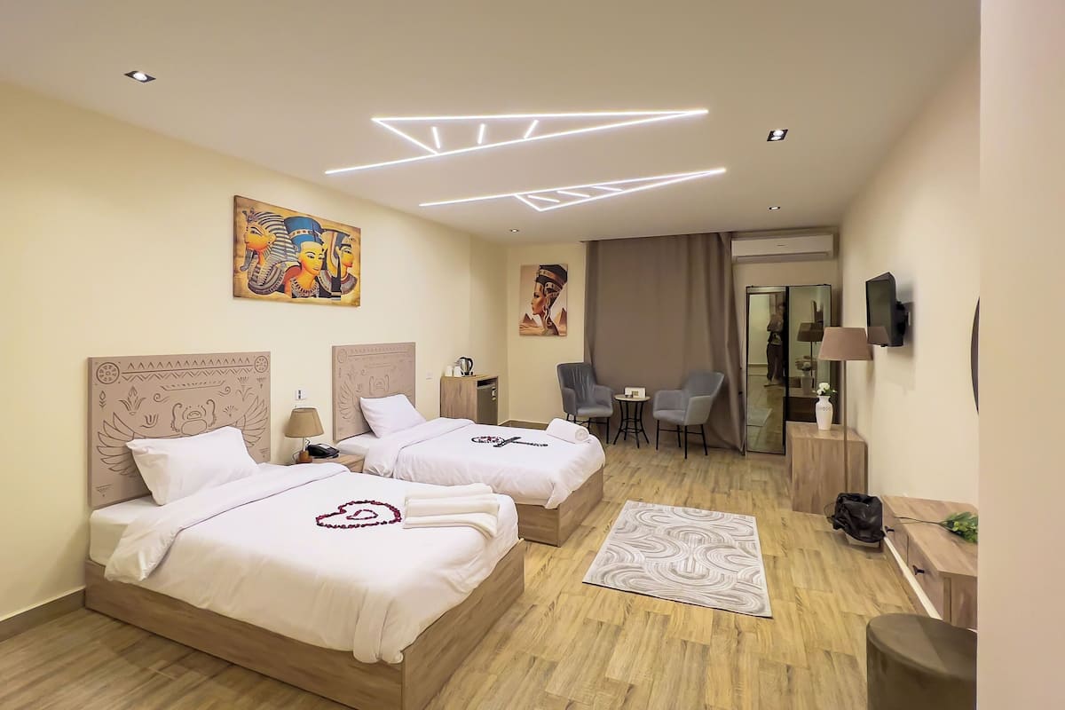 Deluxe Double Room, Mountain View | In-room safe, desk, laptop workspace, soundproofing