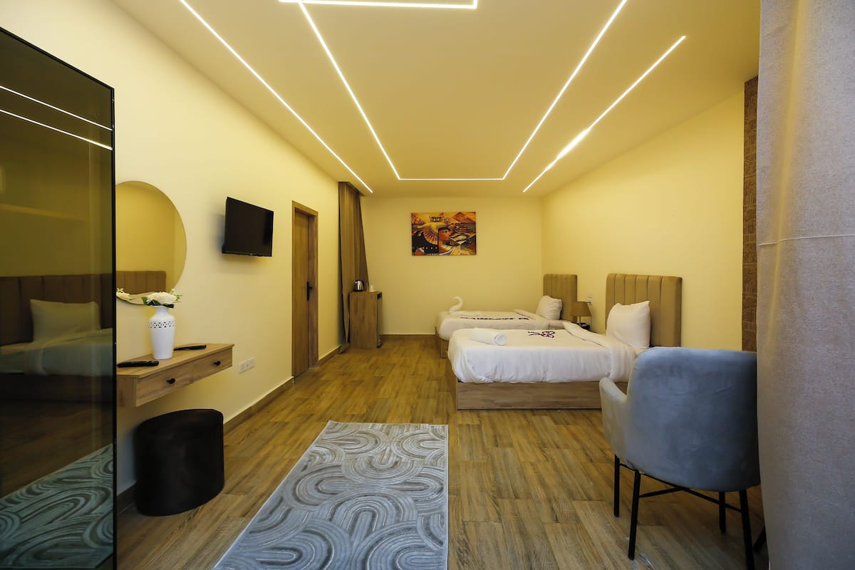 City Room | In-room safe, desk, laptop workspace, soundproofing