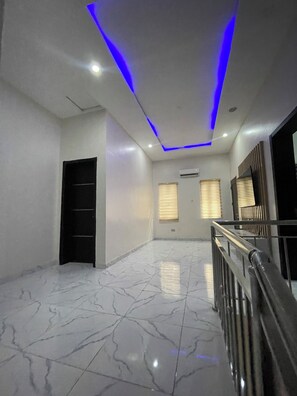 Interior - Oral Estate Lekki, Chevron, Executive 4bed ensuite duplex. (Lagos)