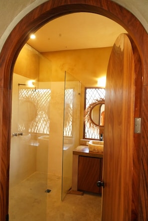Dusche, Handtücher, Toilettenpapier