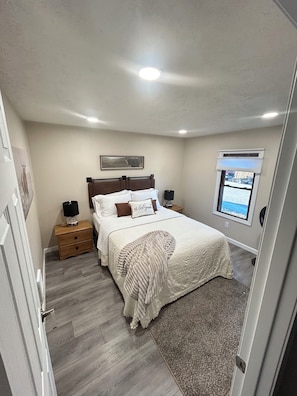 Fer et planche à repasser, accès Internet, draps fournis