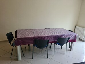 تناول الطعام