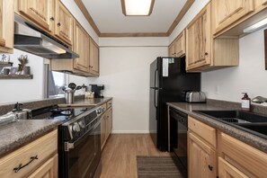 Fully Equipped Kitchen - Comfortable Mountain Getaway near Winter Park (Fraser)
