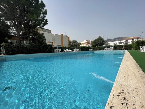 Cozy apartment just minutes from the beautiful Mondello beach.