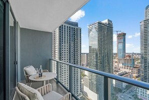 Property grounds - Prime Downtown Location, Stay in the heart of Miami’s Worldcenter, just... (Miami)