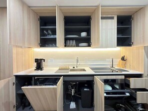 Fridge, microwave, oven, stovetop - Prime Location Downtown - Pool, Gym and Free Parking (Miami)