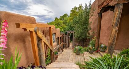 Angel Sky Hacienda - Dog Friendly, Hot Tub, Yoga