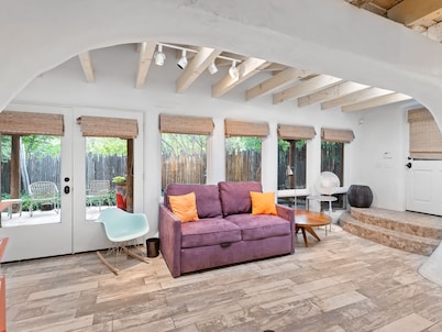 Angel Sky Hacienda - Dog Friendly, Hot Tub, Yoga