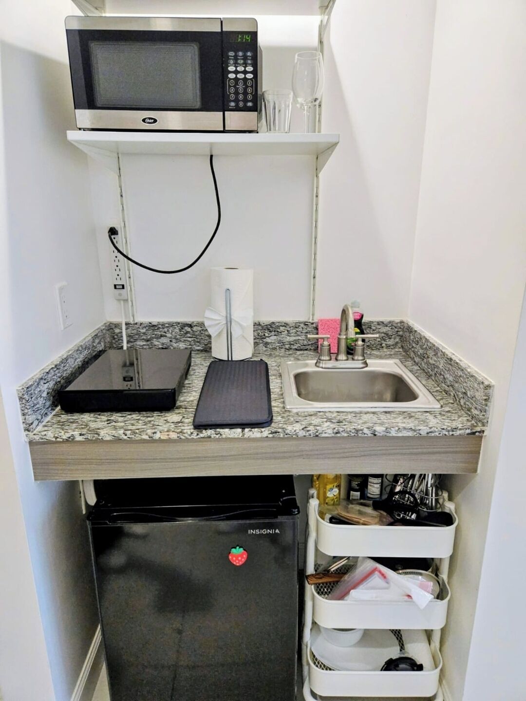 Microwave, coffee/tea maker, cookware/dishes/utensils