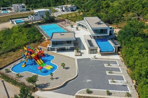 Pool - Spacious 8-bedroom villa in amazing Grubine with AC (Grubine)