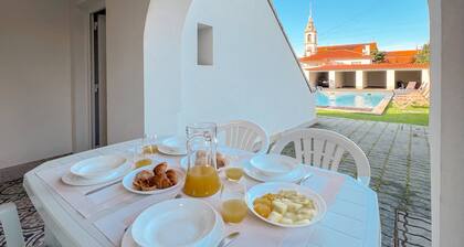 Rose Sun Retreat - apartment with shared pool