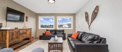 Una Smart TV, una chimenea