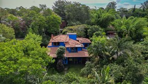 Chalet | Exterior - Casa ampla com piscina e churrasqueira  (Carapicuíba)