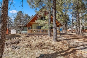 Exterior - Modern Cozy Cabin - Munds Park Escape w/ Deck & Fireplace (Sedona)