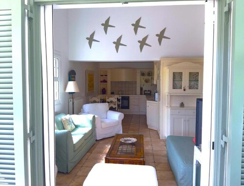 Skaloma Beachfront Seaview Villa Retreat