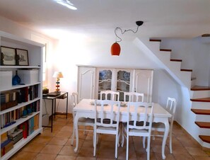 House | Dining - Skaloma Beachfront Seaview Villa Retreat (Dorida)