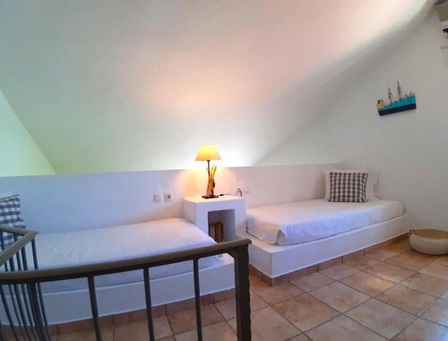 Skaloma Beachfront Seaview Villa Retreat