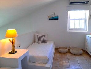 House | 5 bedrooms, individually furnished, iron/ironing board - Skaloma Beachfront Seaview Villa Retreat (Dorida)