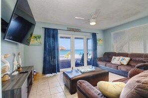 Een televisie en een kantoor