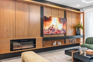 Smart-tv, eldstad och tv-spel