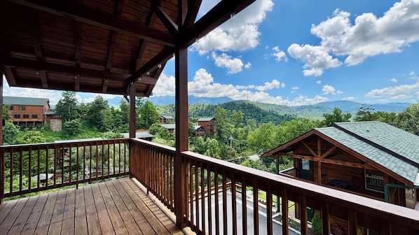 Property grounds - Newer Cabin 3 Decks, Mountain Views, Total Comfort
Share
Save (Gatlinburg)
