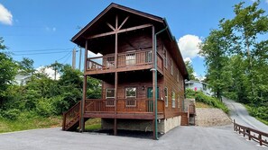 Exterior - Newer Cabin 3 Decks, Mountain Views, Total Comfort
Share
Save (Gatlinburg)