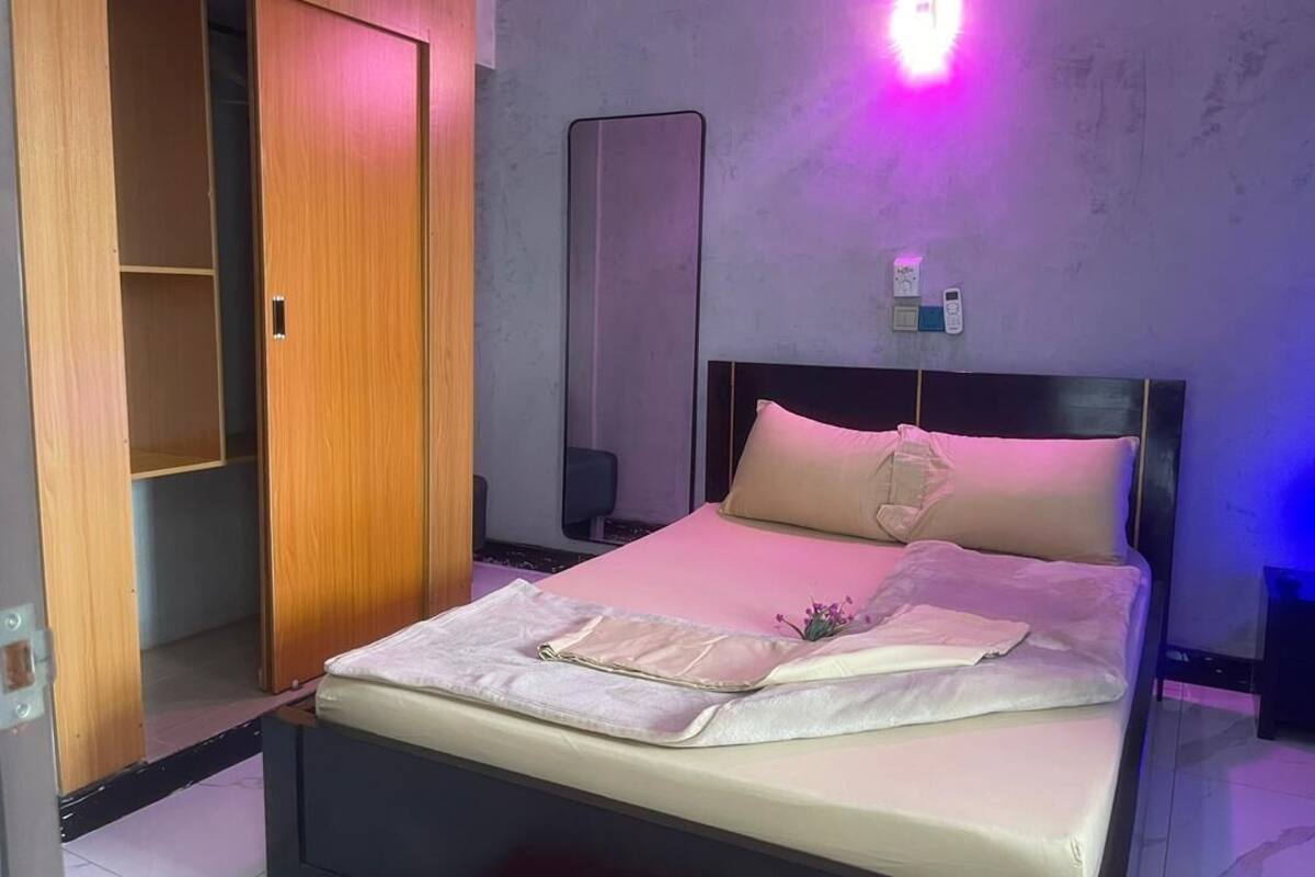 Bureau, Wi-Fi gratuit, draps fournis