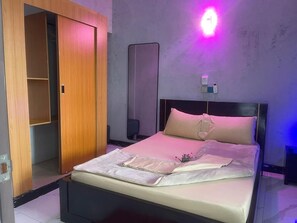 Comfort Double Room - Hotel Divines Graces Residence Inn (Agblangandan)