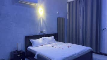 Desk, free WiFi, bed sheets