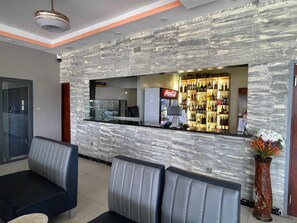 Restaurant - Hotel Divines Graces Residence Inn (Agblangandan)