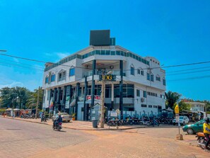 Exterior - Hotel Divines Graces Residence Inn (Agblangandan)