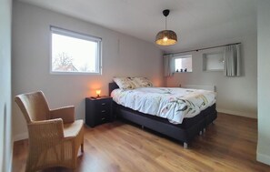 3 bedrooms, travel cot, free WiFi - Beautiful home in Volkel with WiFi (Volkel)