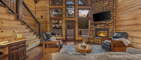 Una televisión, una chimenea, una oficina