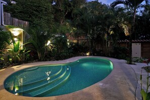 Outdoor pool - Villa Louise  (Cobano)