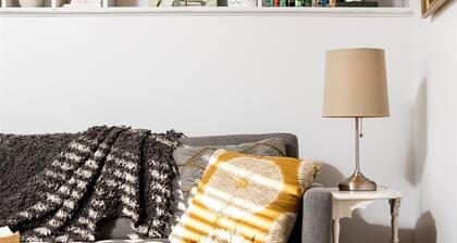 Orchard Slope Getaway overlooking Okanagan Lake!