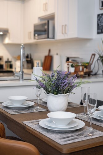 Quiet South Surrey 1BR Near White Rock Beach