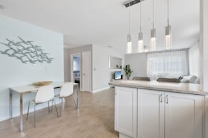 Interior - Turn-Key 2BR Sarasota Oasis: Private Yard, Fully Stocked, Beaches & Downtown (Sarasota)