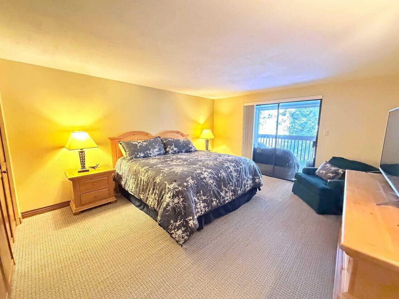 2 habitaciones, escritorio, tabla de planchar con plancha y wifi 